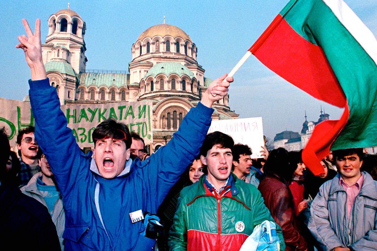 Бархатные революции 1989 страны. Бархатная революция в Болгарии 1989. Нежная революция в Болгарии 1989 года. Революция в Венгрии 1989.