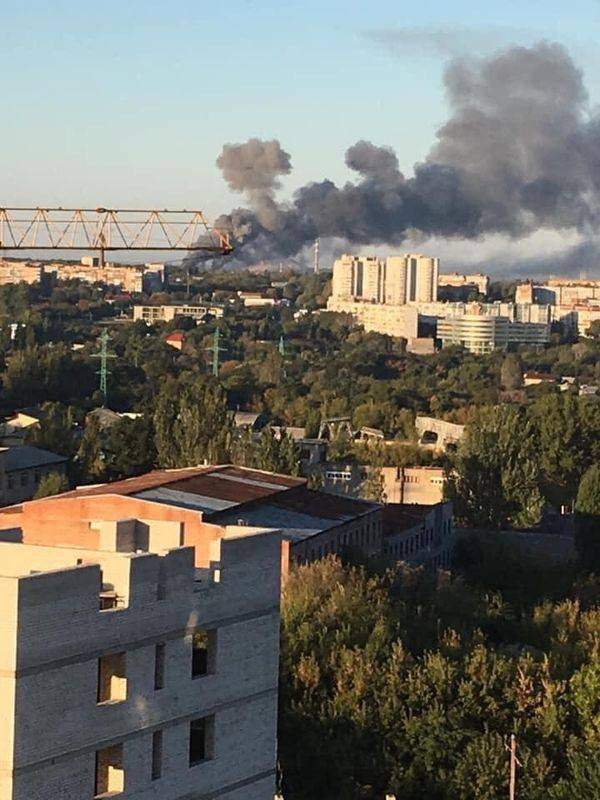 A series of explosions thundered in Donetsk