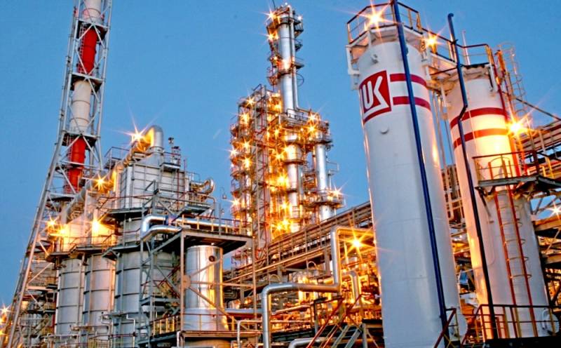 Рекордные поставки: почему американцы подсели на российский мазут