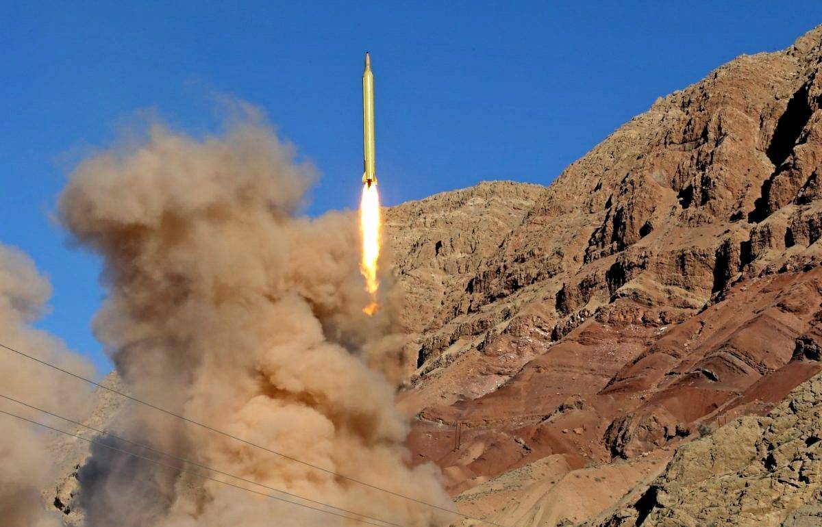 Картинки по запросу "Иран опять бомбит базы США"