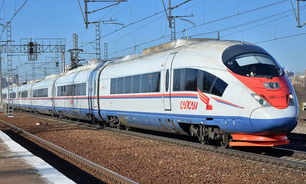 Rușii vor fi transportați cu trenuri private