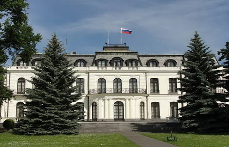 Czech Republic sends Russian diplomats