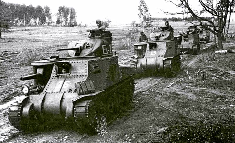 1591426006_soviet_m3_lee_tanks_of_the_6th_guards_army_kursk_july_1943.jpg