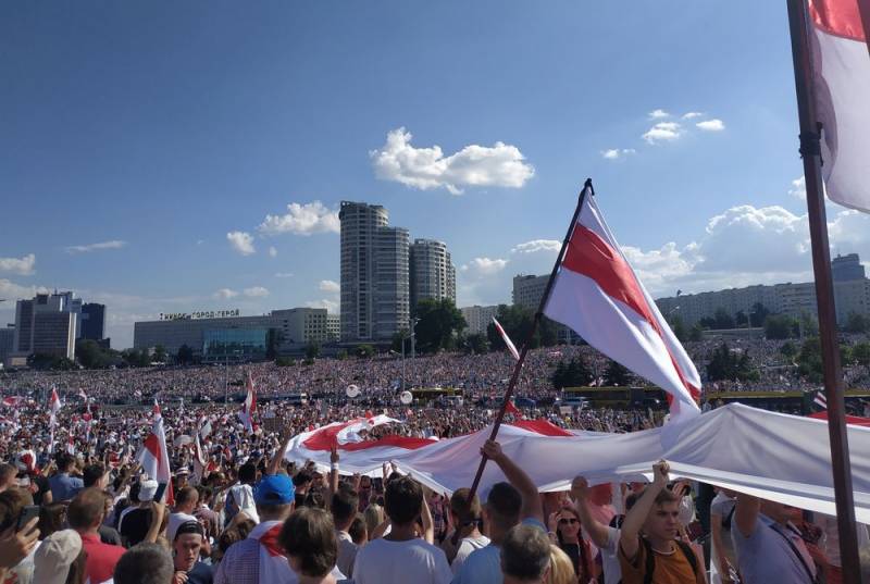 Российский генерал: Москва ничего не потеряет, если Беларусь пойдет по пути Украины