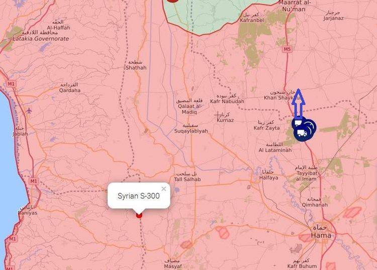 Sob escolta de militares russos: turcos evacuam equipamento militar de Hama