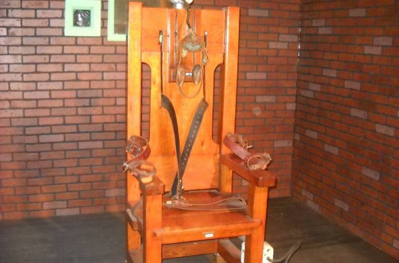 1606026701 electric chair 72283 960 720