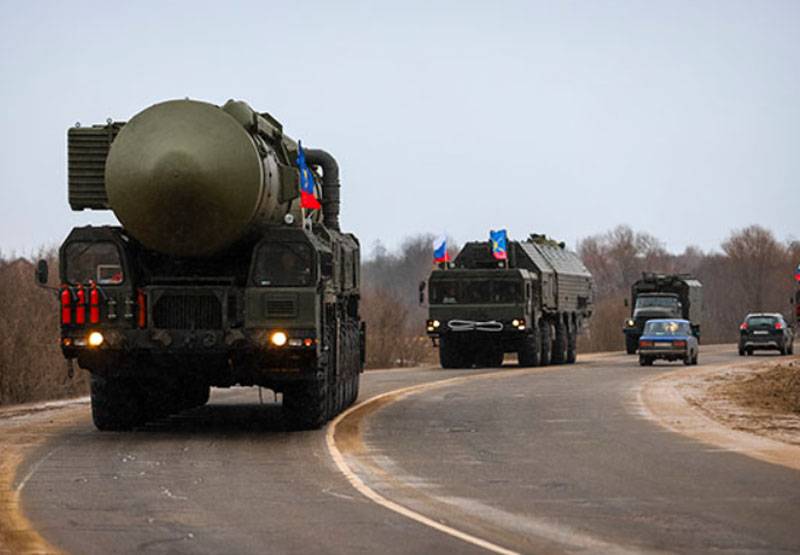 Auf dem Trainingstablett des Mechanikers des russischen Komplexes "Yars" "leuchtete" die Karte der Westukraine auf.