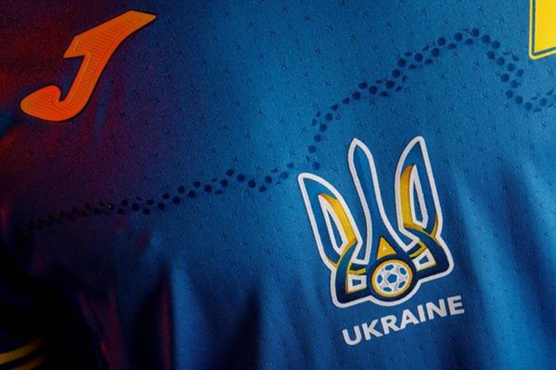 На форму украинской футбольной сборной нанесли карту с Крымом и бандеровское приветствие