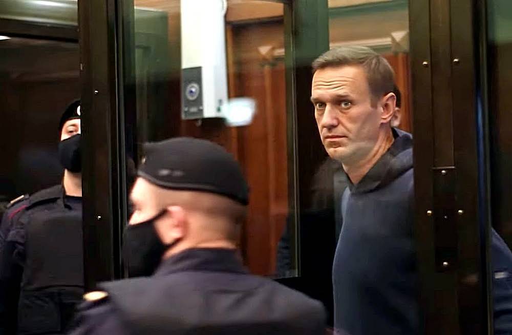 Навальный срок заключения. Проект Навальный провален. Навальный на шконке.
