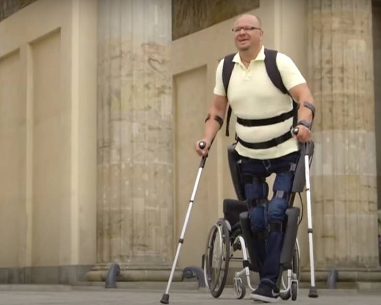 Les exosquelettes russes ExoAtlet seront disponibles pour tous ceux qui en ont besoin