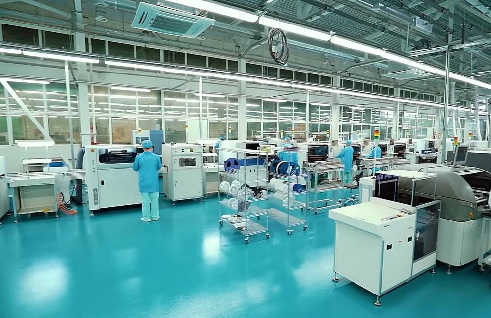 Akıllı telefonlardan sunuculara: Rusya'da yeni bir elektronik fabrikası açılıyor