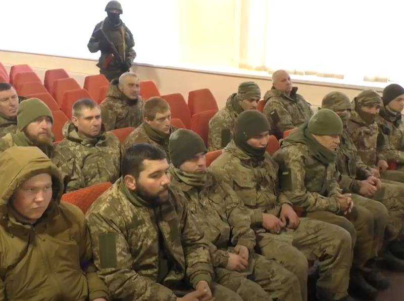 Handel mit Unfreiheit: „Vermittler“ helfen dem ukrainischen Militär bei der Kapitulation