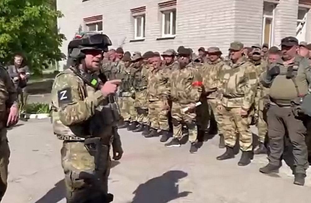 Tembung komandan Chechen saka garis ngarep ing Donbass babagan Yesus lan Allah kesengsem wong Rusia.