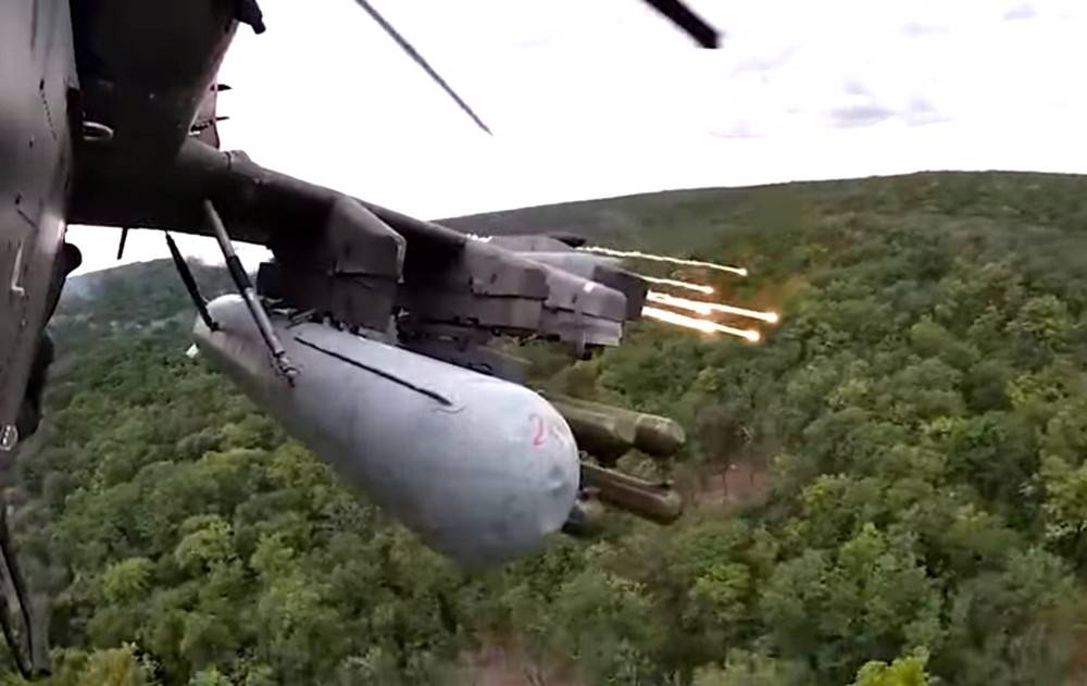 Hava savunma kompleksi sayesinde Ka-52'nin MANPADS füzesinden ayrılmasının çekimleri vardı.