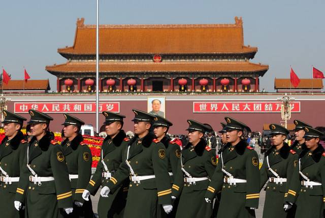 China extiende ejercicios militares por un mes