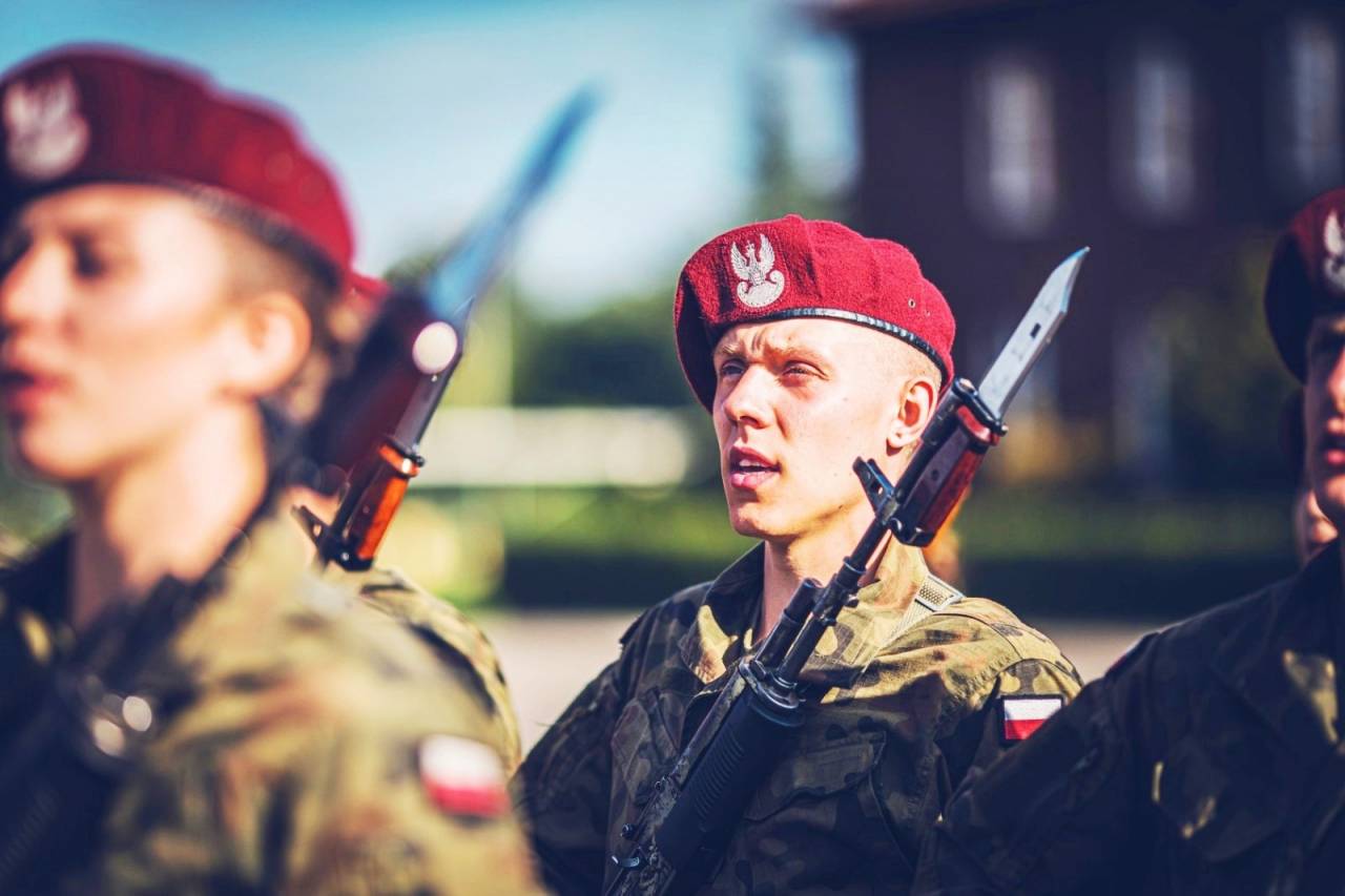 “Ukrayna ile baş edemiyorlar bile”: Polonyalılar Rusya Federasyonu ile savaşın risklerini tartıştı