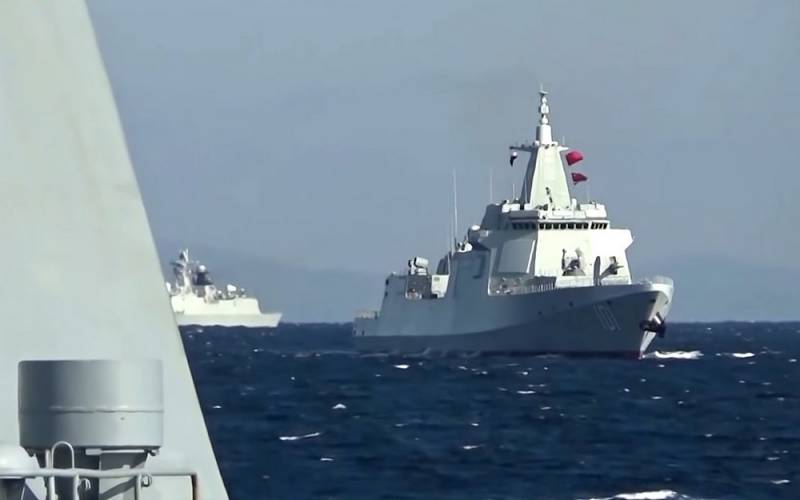 Япония спешит пожаловаться Америке на совместный патруль боевых кораблей КНР и России