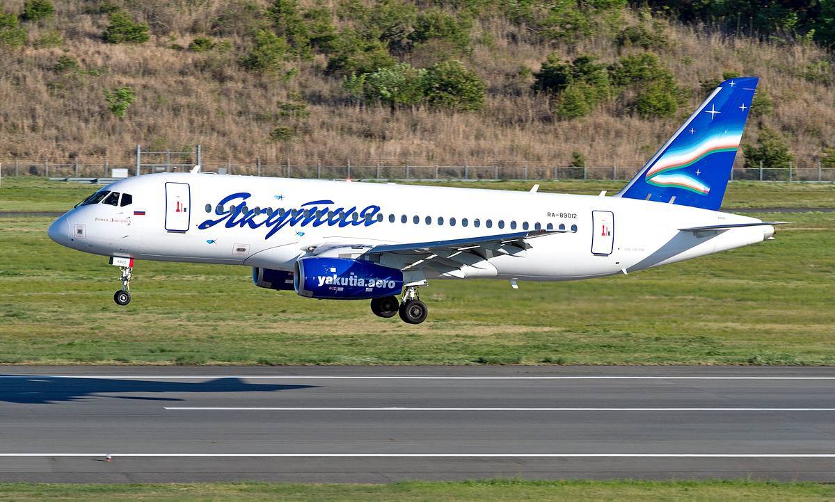 Maskapai penerbangan Rusia miwiti "kanibalisme penerbangan": "Superjet" pisanan dibongkar