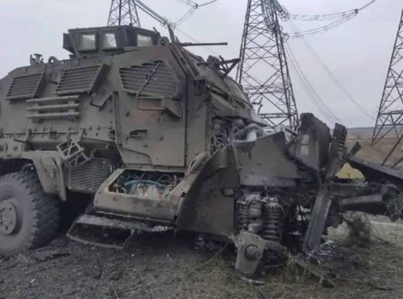 Το αμερικανικό MRAP MaxxPro δεν άντεξε την έκρηξη σε ρωσική νάρκη