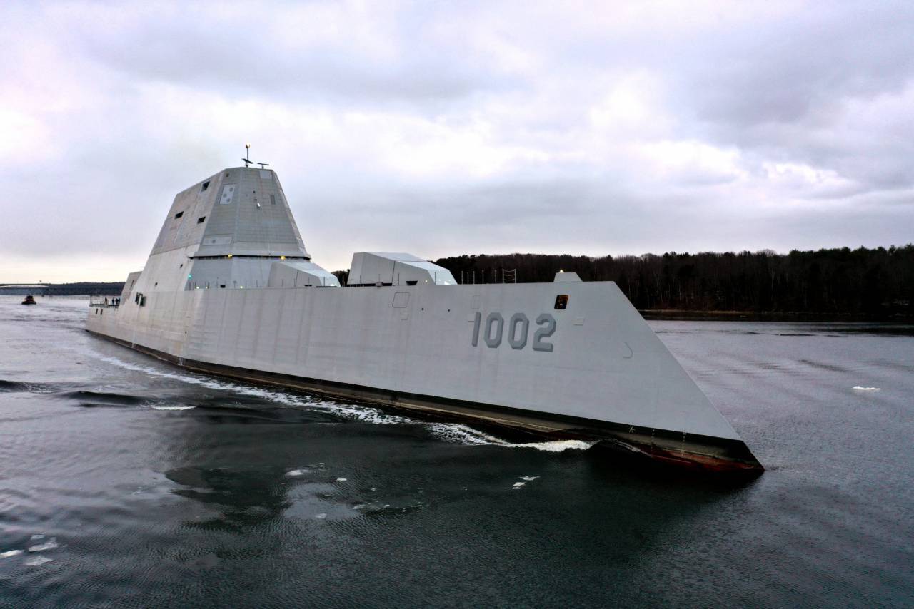 Американский эсминец «Замволт»  подорожал до $9 миллиардов и требует новых вложений