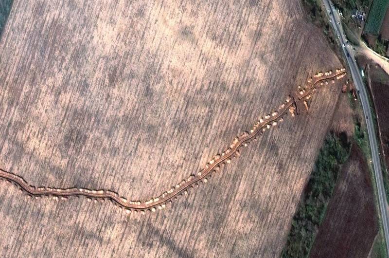 Es gibt neue Bilder von mächtigen Verteidigungslinien in der Region Cherson