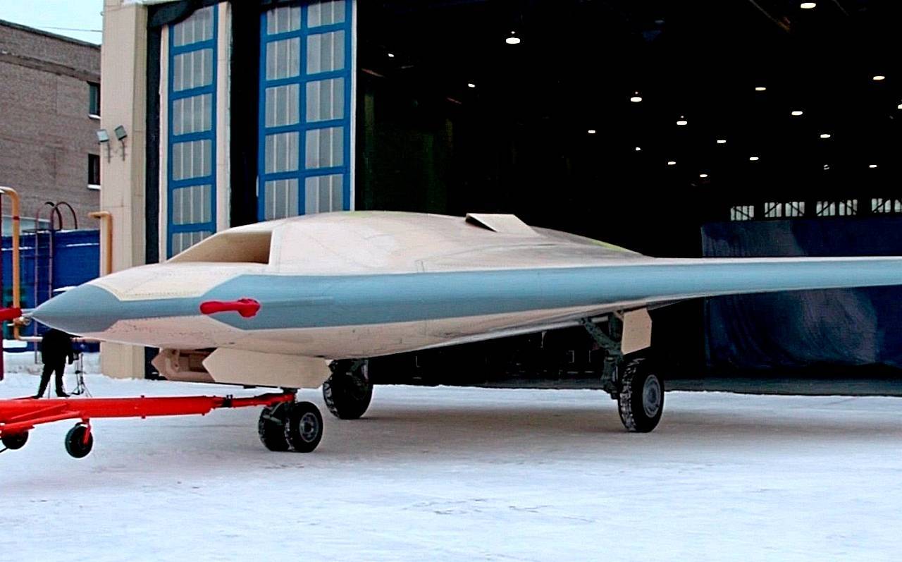 Turki mbangun drone abot liyane - analog saka "Hunter" Rusia