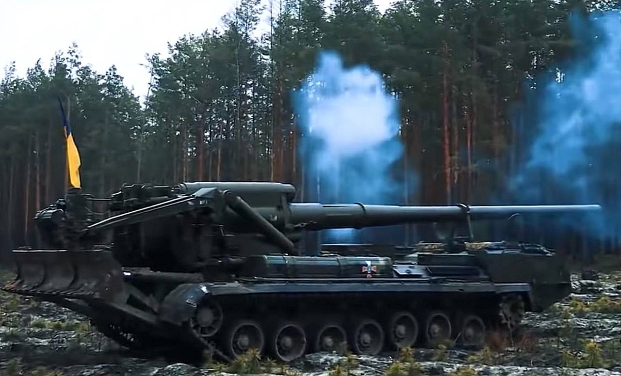 Tại sao nguồn cung cấp pháo mới cho Lực lượng Vũ trang Ukraine lại quan trọng hơn xe tăng