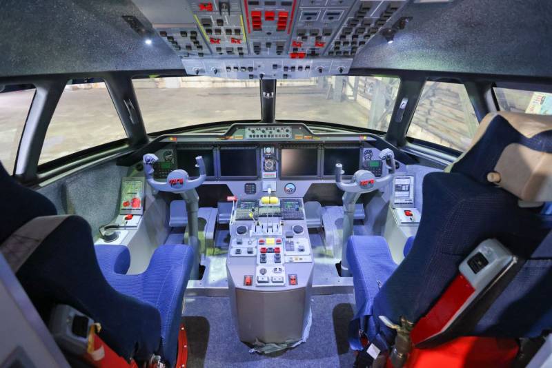 UZGA showed the interior and cockpit of the aircraft, which will replace the An-26