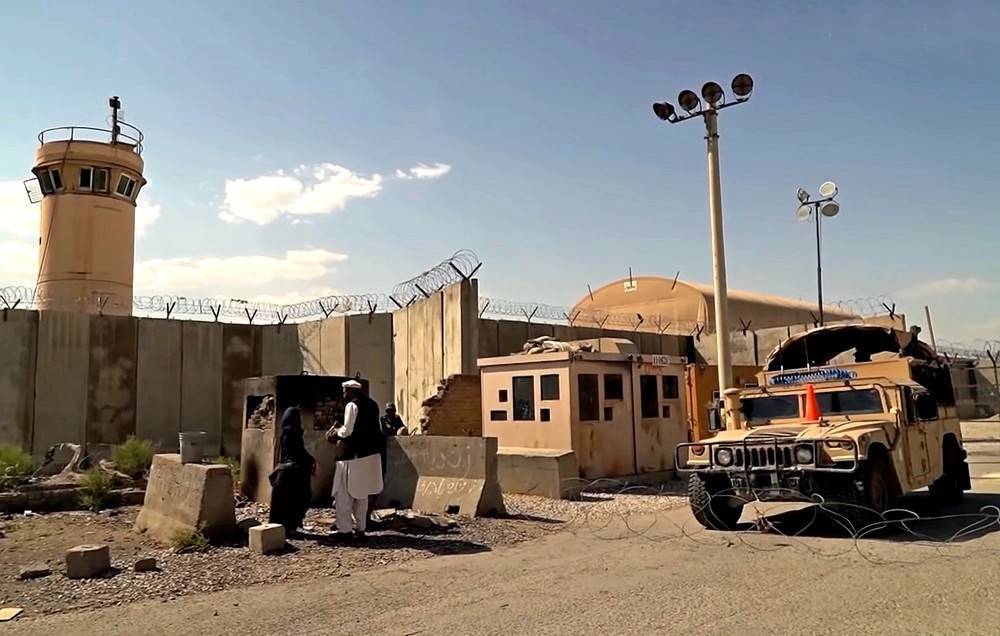 Soarele: Rusia vrea să obțină arme americane de la talibani