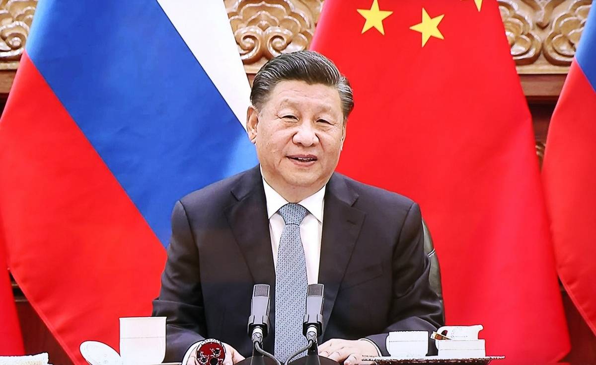 CNN: Китай не отказывается от Запада, но делает ставку на РФ