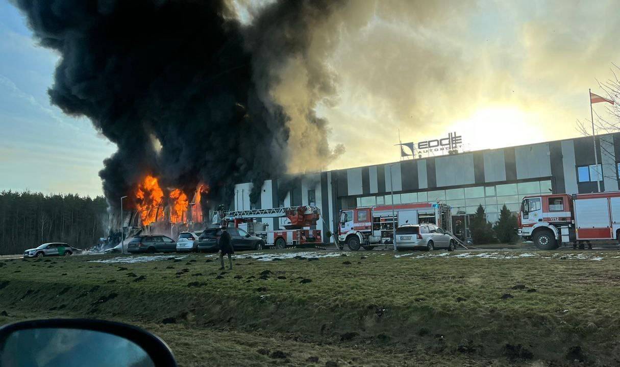 Letonya'da yangın ve bir uçak fabrikasına darbe: Ukrayna iki İHA tedarikçisini kaybetti