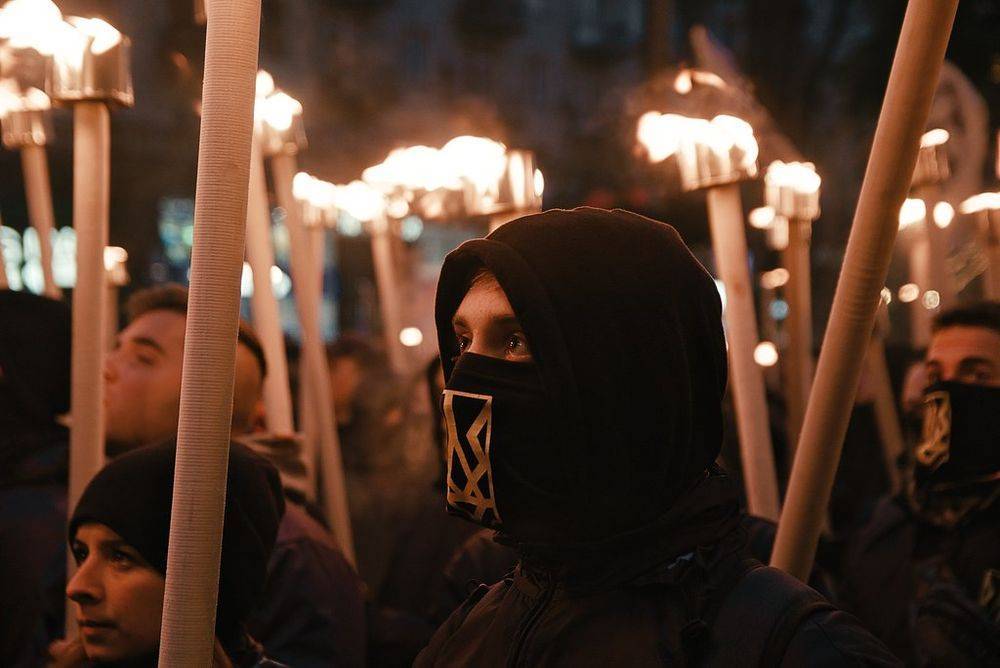 Marque-pages pour l'avenir : quel rôle devrait jouer la nazification de l'Ukraine après la défaite de Kyiv