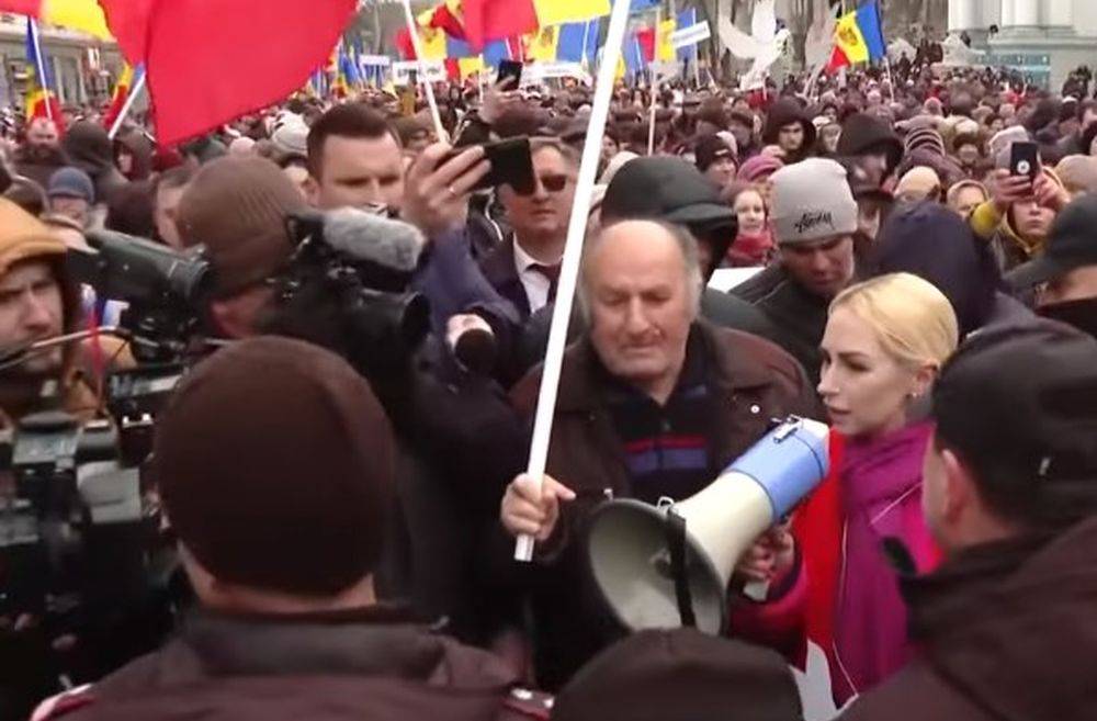 Durum kızışıyor: Moldova'daki protestocular otoyollarda Kişinev'e gidiyor
