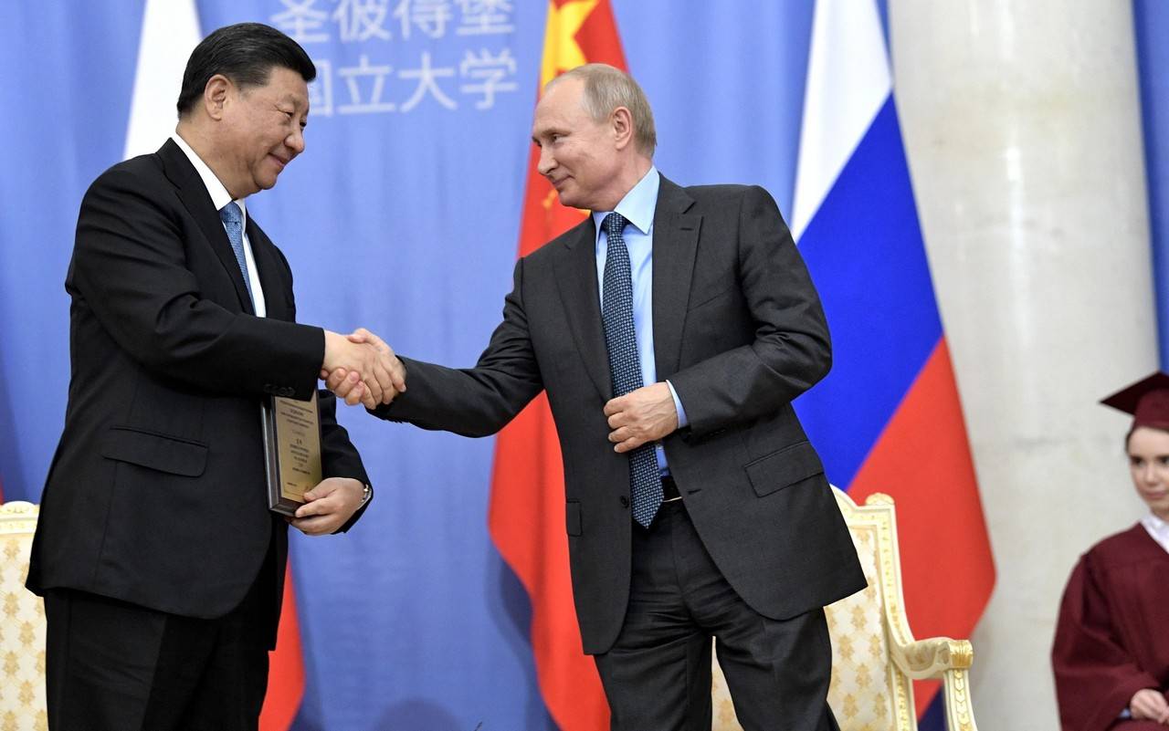 “Dangerous people are talking”: West fears meeting between Putin and Xi Jinping