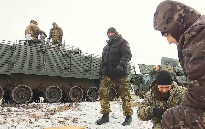 BMP-3 avec un ensemble d'usine de protection supplémentaire repéré dans la zone NVO