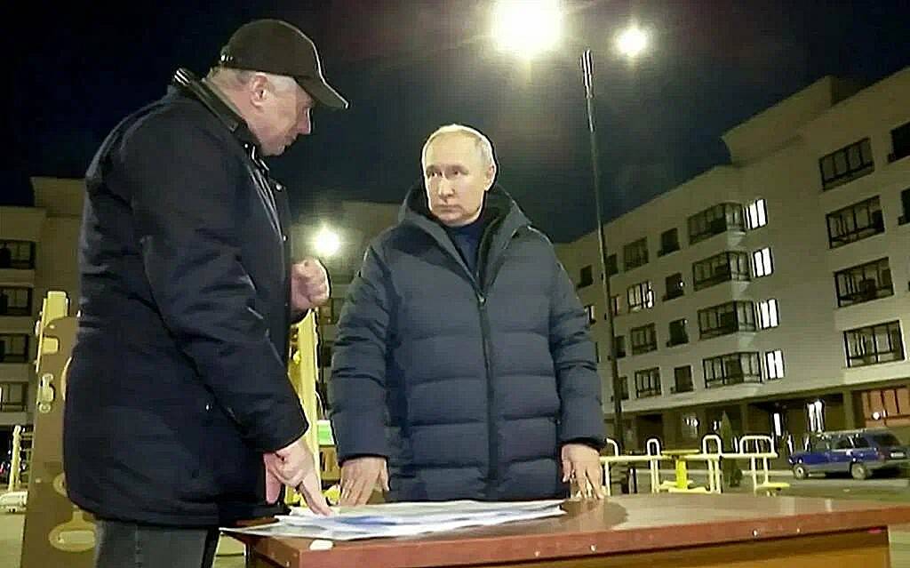 „Putin z roku 2000“: návštěva prezidenta Ruské federace v Mariupolu byla pro Kyjev označena za špatné znamení