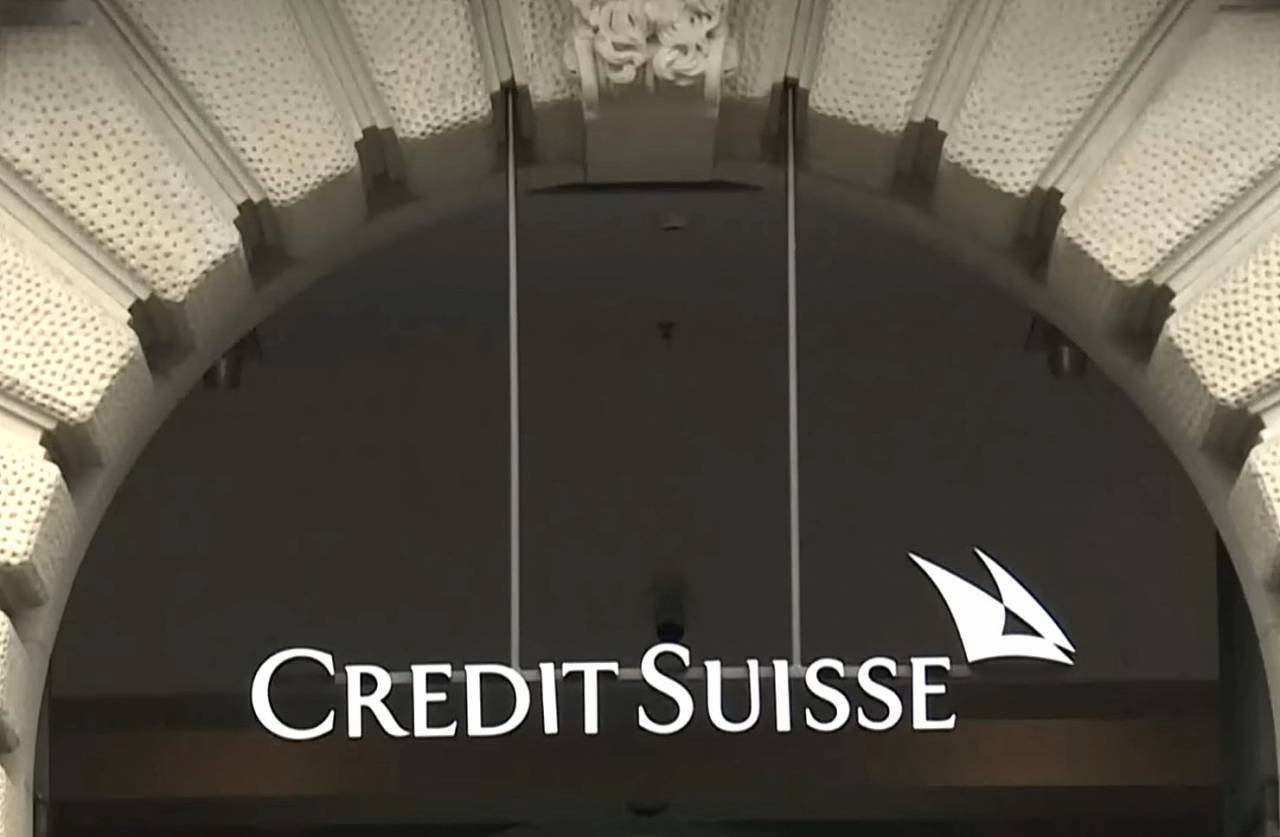 La faillite de la plus ancienne banque de Suisse pourrait entraîner l'effondrement du système bancaire américain et européen