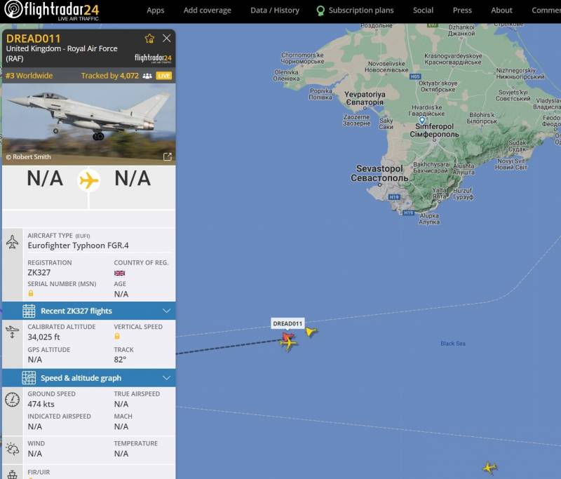 Avión de reconocimiento de la OTAN sobrevuela cerca de Crimea, acompañado de cazas