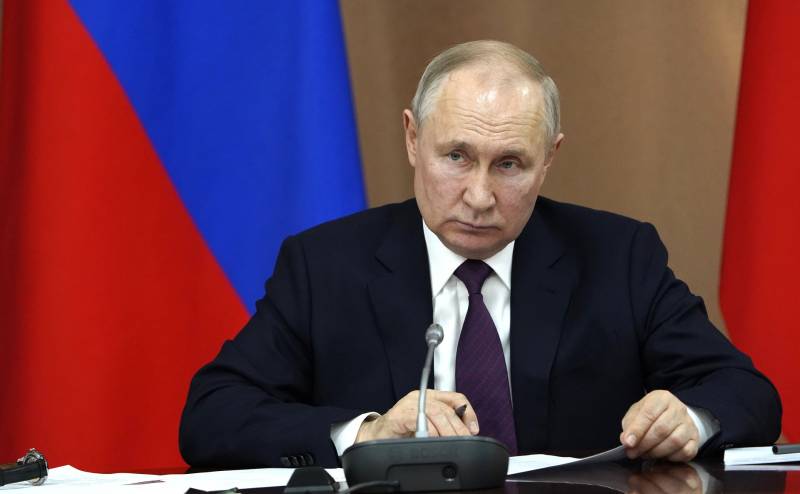 Должен ли Владимир Путин идти на президентские выборы в марте 2024 года
