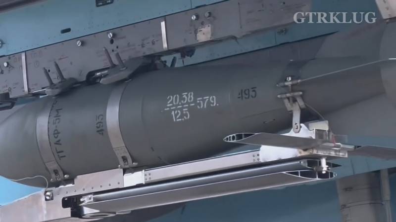 Voenkor showed Su-34 with FAB-500M62 guided bombs