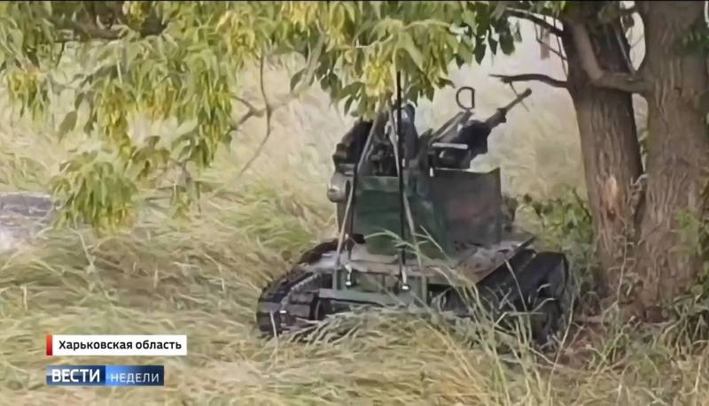 As Forças Armadas Russas usam um robô de combate na zona do Distrito Militar Norte
