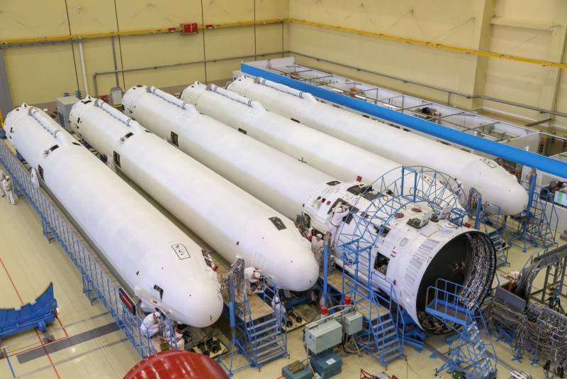 최신 Angara-A5는 Vostochny 우주 비행장에서 첫 발사를 준비하고 있습니다.