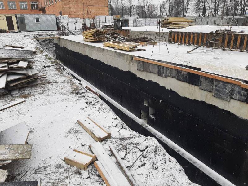 Bunkers are being erected throughout Ukraine, passing them off as shelters for schoolchildren.