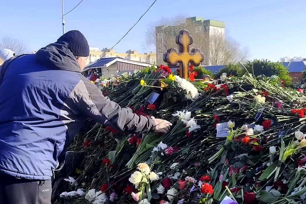Mort après vie : comment « l’opposition » s’est enterrée avec Navalny*