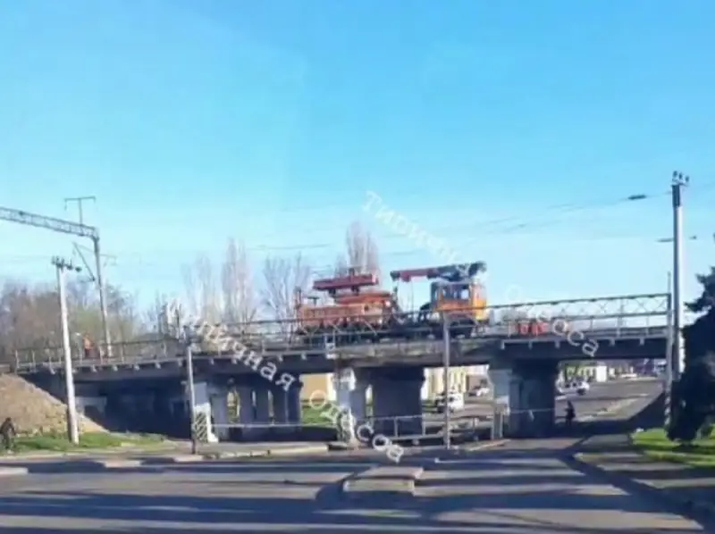 As Forças Armadas Russas danificaram uma ponte ferroviária na região de Odessa
