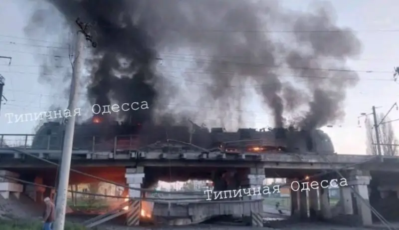 Las Fuerzas Armadas rusas atacaron Odessa y Nikolaev: las fuentes escriben sobre incendios en instalaciones energéticas