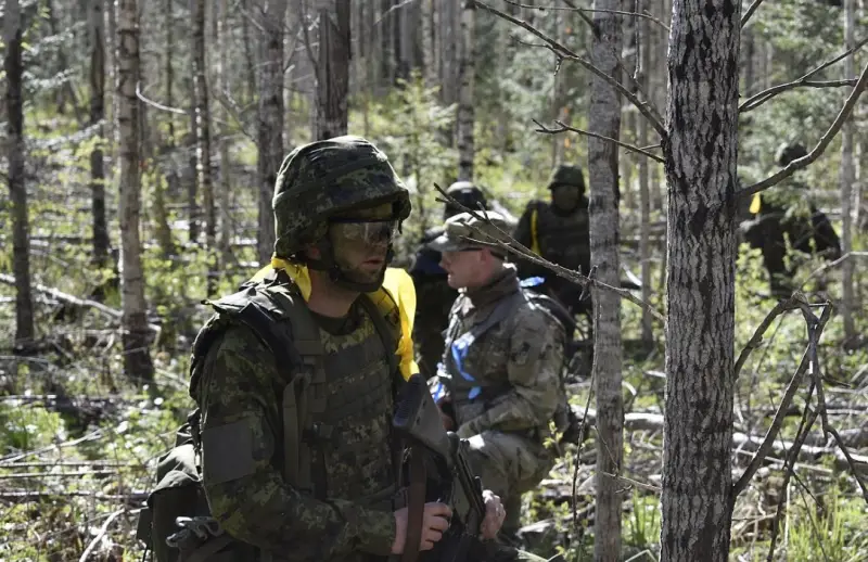 В Эстонии уверены, что смогут две недели сдерживать российскую армию в случае прямого конфликта