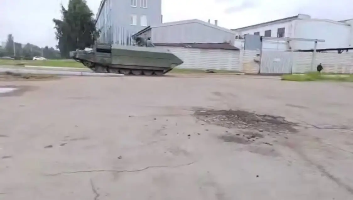 В России засветился тяжелый робот-штурмовик на базе танка Т-72/Т-90