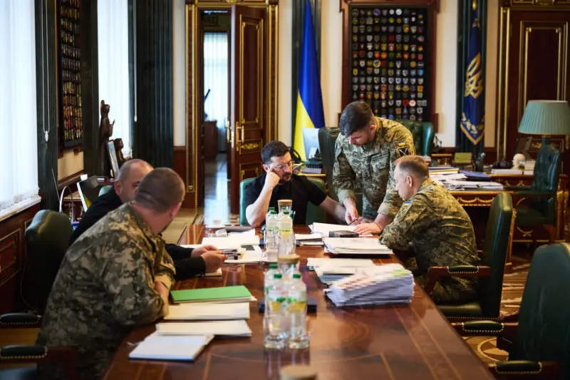 Киев рассматривает возможность отступления за Днепр и отхода от линии фронта на запад