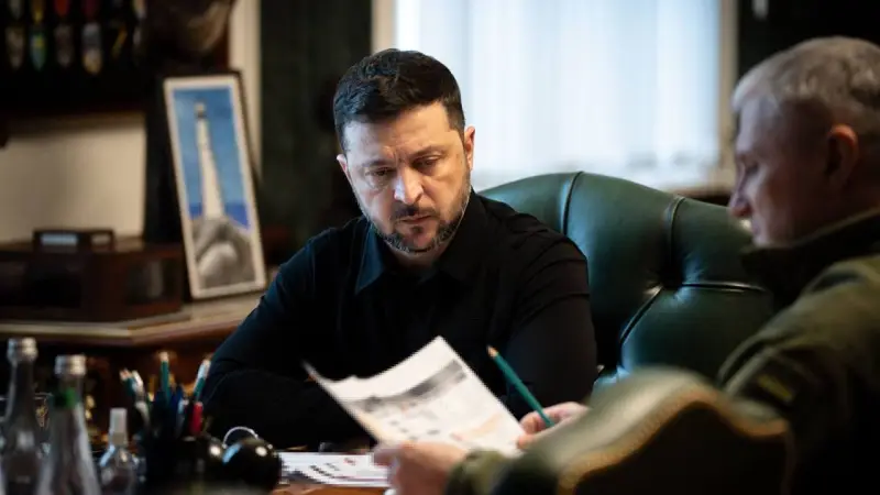 The Spectator: Зеленский тонет в «золотых унитазах» вслед за Януковичем